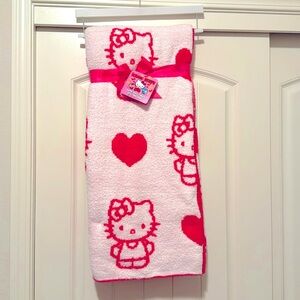 BNWT Hello Kitty reversible Sherpa Valentine blanket.